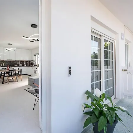 Katris Luxury Homes #1 Apartment *