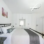 Katris Luxury Homes #1 公寓
