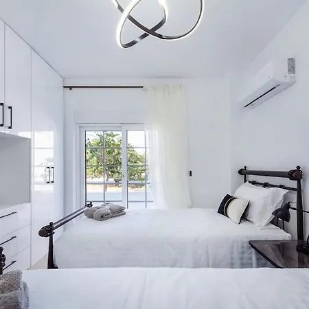 Katris Luxury Homes #1 * יאליסוס